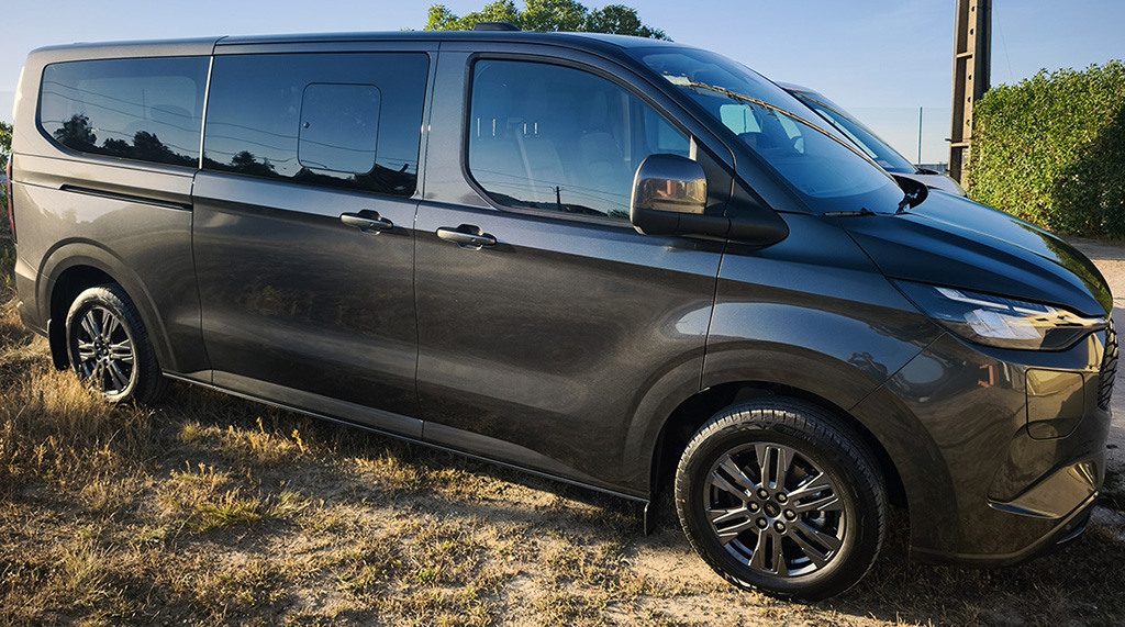 CUSTOM_01 Ford Tourneo Custom Electric